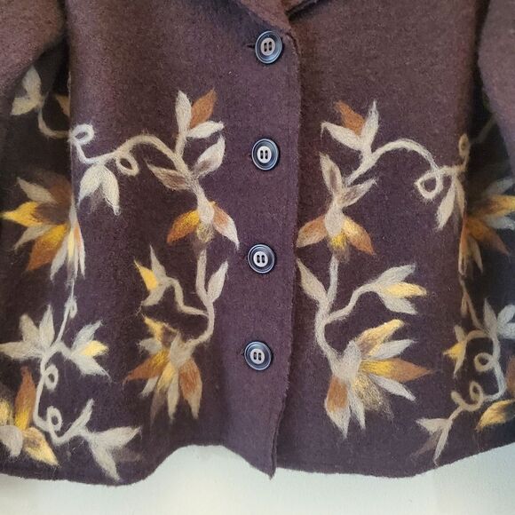 Elegant Floral Embroidered Women's Blazer - Picture 3 of 6